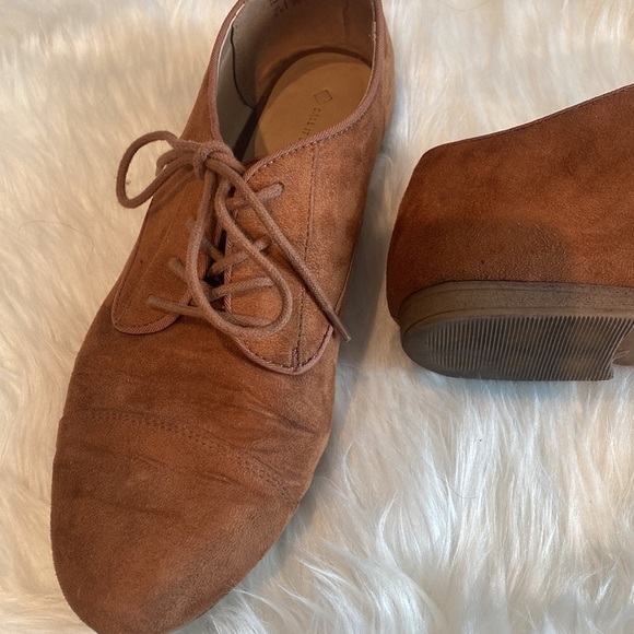 Call it spring Sz 8.5 suede lace up flat soft sole shoes - Picture 3 of 4